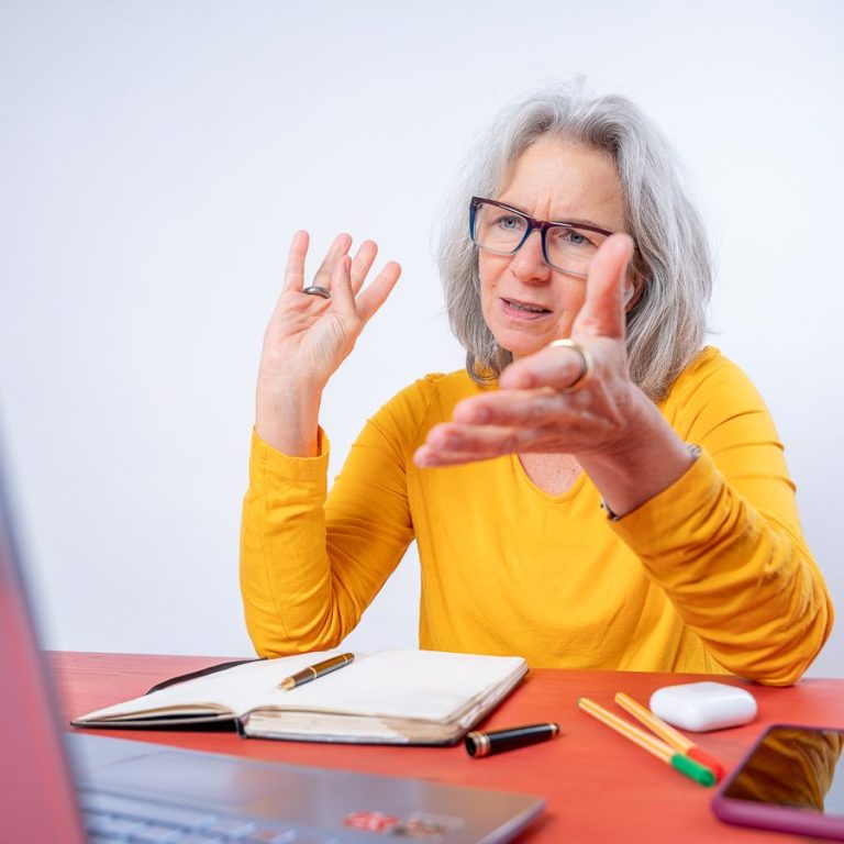 Coach Martina hinterfragt im Online-Gespräch